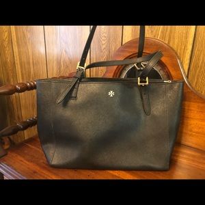 Excellent condition, black Tory Burch Purse
